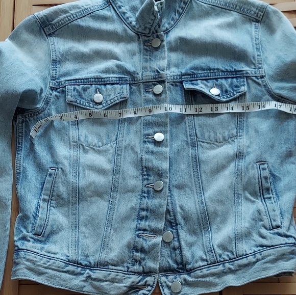 Gap lightwash denim jacket - Picture 11 of 12